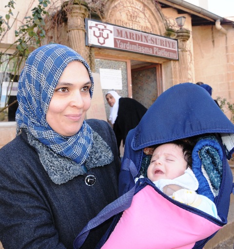 Ülkelerindeki iç savaştan kaçarak Mardin'e yerleşen Suriyeliler, özlem duydukları ülkelerine