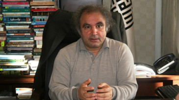 Rektör yardımcısı Yıldırım istifa etti