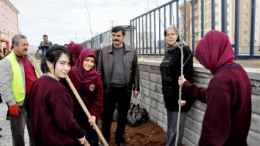 “Her Okulun Bir Dikili Ağacı Olsun” kampanyası