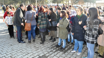 Öğrencilerden “barınma” eylemi