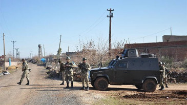 Jandarma Araçlarına Saldırı