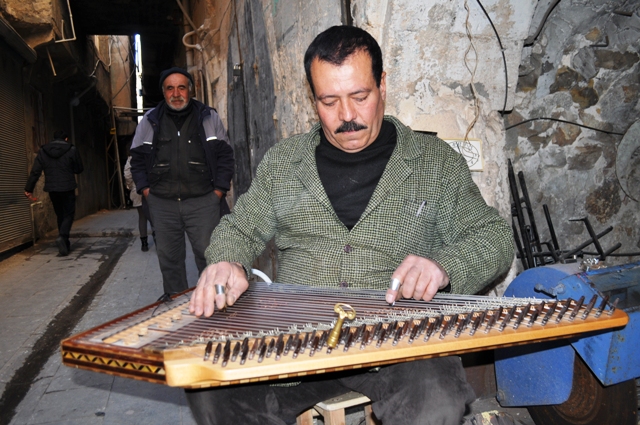 Mardin'de sıcak demir ustalığı yapan mahalli sanatçı Abdulkadir Gökbalık, Tarihi