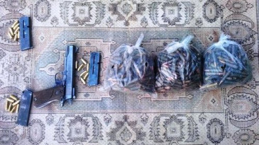Silah operasyonunda 2 kişi tutuklandı