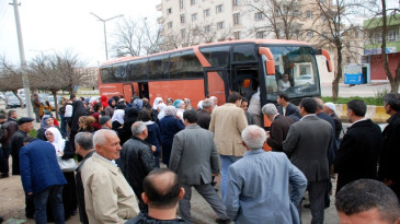 Umre kafilesi dualarla uğurlandı