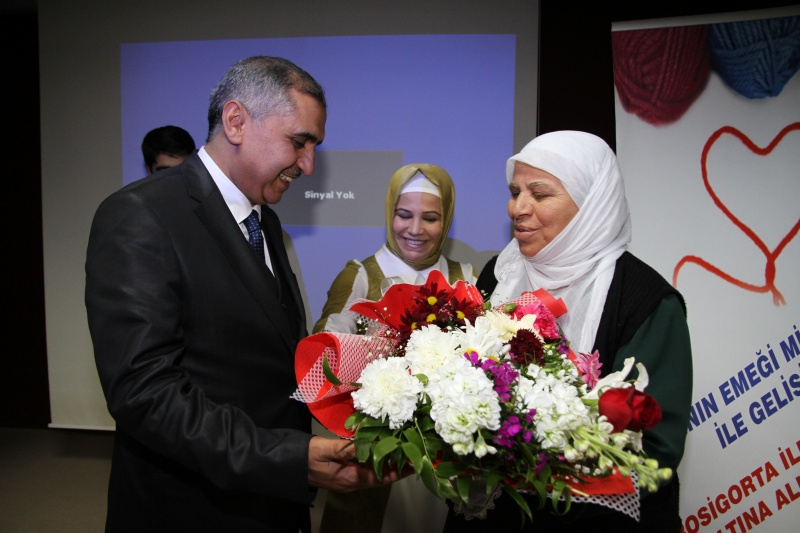 Kızıltepe Halk Eğitim Merkezinde Vali Ömer Faruk Koçak’ın katılımıyla Mikrokredi