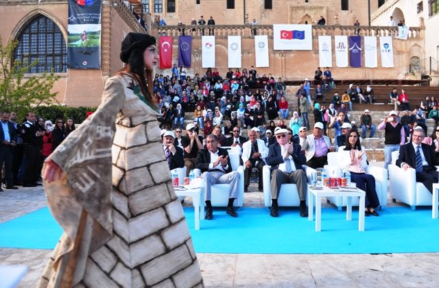 Turizm festivalinde renkli görüntüler