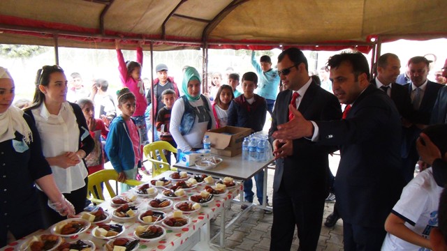 Öğrenciler yararına kermes