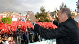 “Önce insan, sonra devlet”