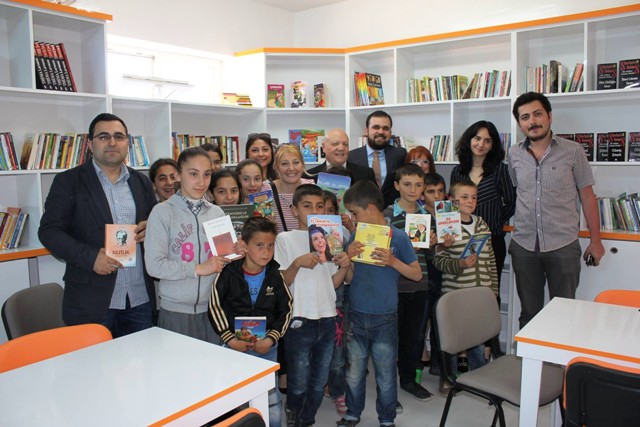 Yeşilli ilçesinde 19 Mayıs İlköğretim Okuluna kütüphane yaptırıldı. Akare Fuarcılık