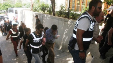 Suriyelilere Sahte kimlik veren 9 kişi tutuklandı