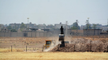 Sınırda kaçakçılığa “hendekli” önlem