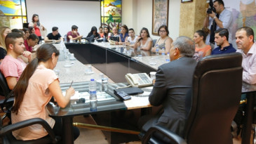 YTB Süryani çocuları ile Valiyi ziyaret etti