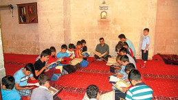 Çocukların Kur’an ve oruç sevinci yüzlerine yansıyor