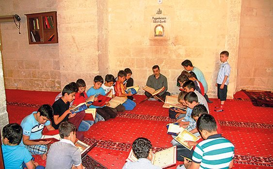 Çocukların Kur’an ve oruç sevinci yüzlerine yansıyor
