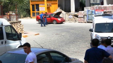 Plakasız Araç Polisi Alarma Geçirdi