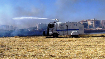 Yangına TOMA’lı müdahale