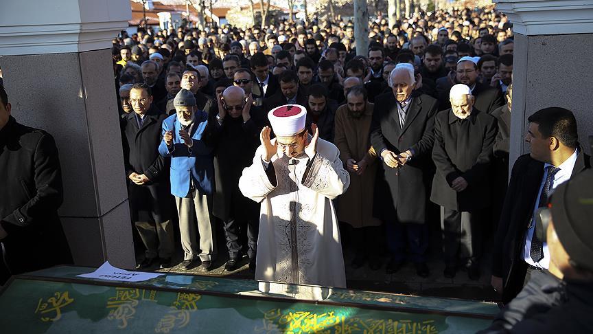 Milli Görüş hareketinin öncü isimlerinden eski bakan Fehim Adak, Ankara’da