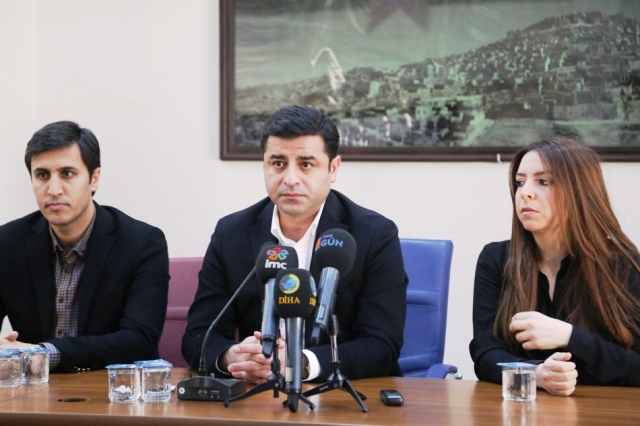 HDP Eş Genel Başkanı Selahattin Demirtaş Mardin Büyükşehir Belediyesi Toplantı