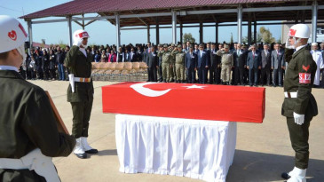 Şehitlere hazin tören