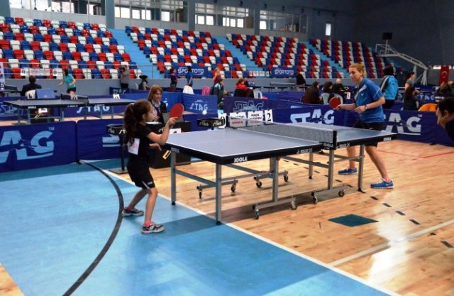 Kendinden 30 yaş büyük rakibiyle mücadele etti