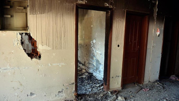 Teröristler üs gibi kullandıkları okul ve diyaliz ünitesini ateşe verdi