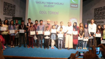 Yeşilay’ın düzenlediği münazaraya yoğun ilgi