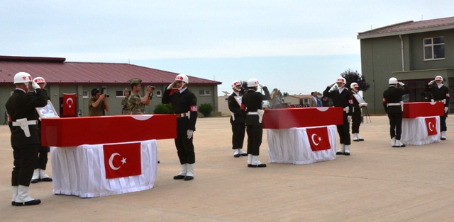 Şehit asker ve köy korucuları için tören düzenlendi
