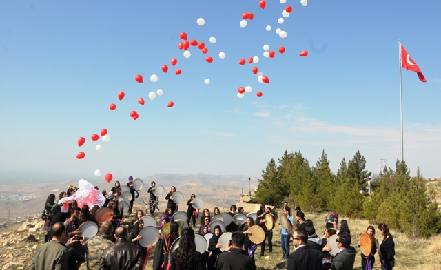 Kadınlar gününde kadınlara sürpriz