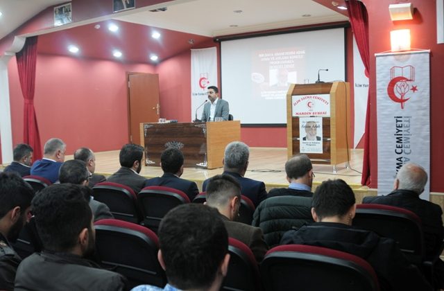 Eski Bakan Adak, ölüm yıl dönümünde anıldı