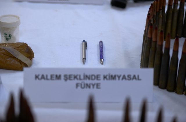 Kalem şeklinde 8 kimyasal fünye ele geçirildi