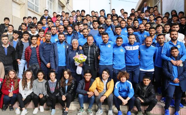 Hayatta iyi kötü herkesin bir işi vardır. İşinin hakkını verip,