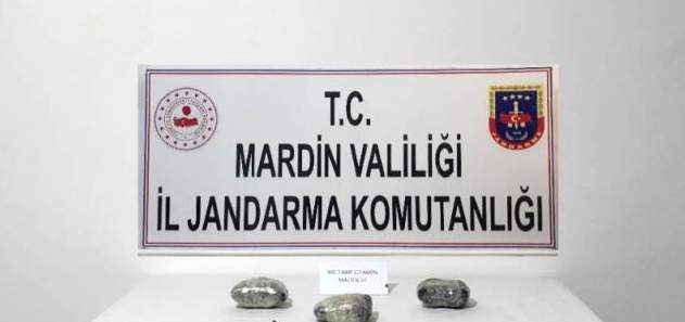 Derik ilçesinde yol kontrolde bir araçta 1 kilo 600 gram