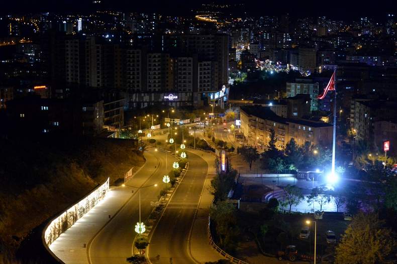 Mardin’de yeni tip koronavirüsle (Kovid-19) mücadele tedbirleri kapsamında sokağa çıkma