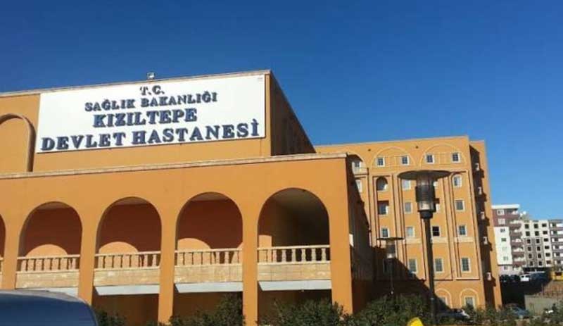 Şarampole devrilen otomobildeki 5 kişi yaralandı Kızıltepe ilçesinde meydana gelen