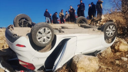 Otomobil şarampole devrildi: 4 yaralı