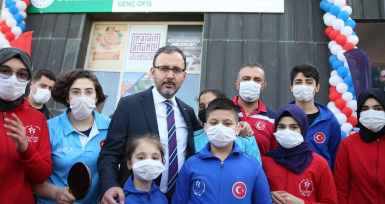 Bakan’dan Masa Tenisi salonu talebine olumlu yanıt
