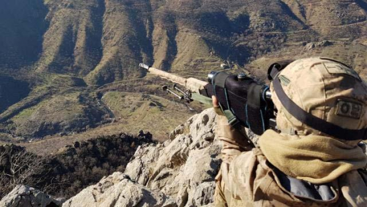 Yeşil kategoride aranan PKK/KCK mensubu teslim oldu