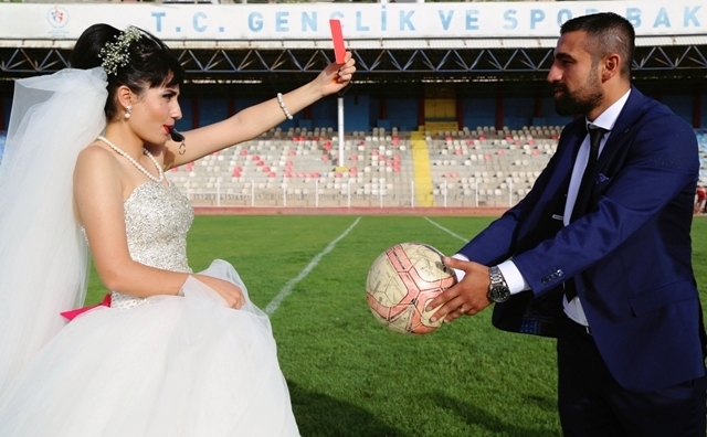 Ofsayt Meyvesini Verdi