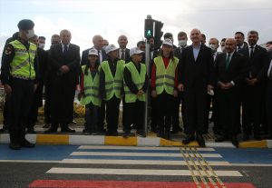 İçişleri Bakanı Süleyman Soylu, Mardin‘de trafik eğitim parkında eğitim gören çocuklarla
