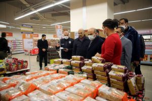 Mardin Valisi ve Büyükşehir Belediye Başkan Vekili Mahmut Demirtaş, katıldığı marketlere