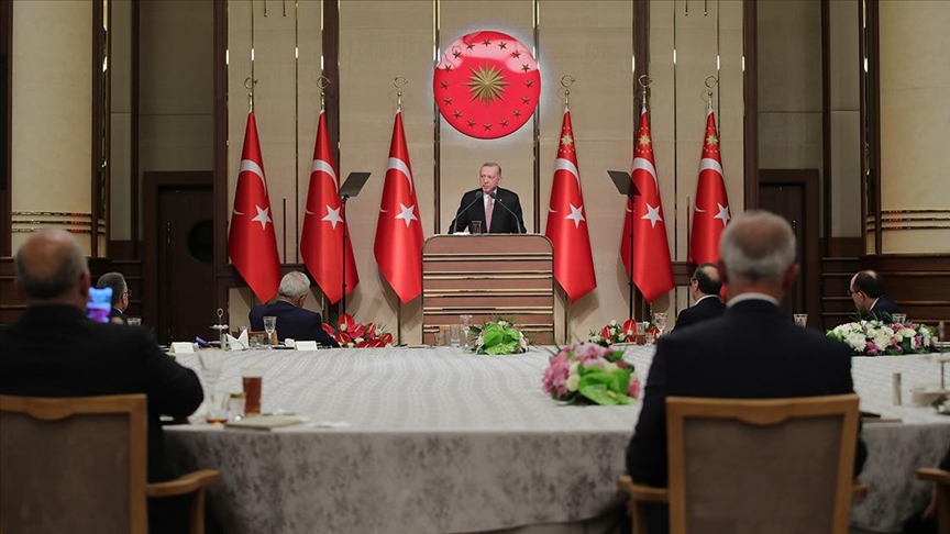 Cumhurbaşkanı Erdoğan: Esnaf ve sanatkarı ihtiyaçlara göre yeni araçlarla desteklemeyi sürdüreceğiz
