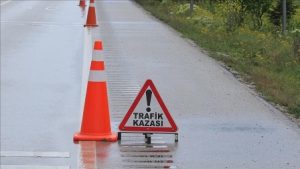 Mardin’in merkez Artuklu ilçesinde tır ile kamyonetin çarpışması sonucu 1