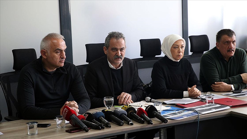 Milli Eğitim Bakanı Özer, “Depremin yaşandığı 10 ilde 3 milyon