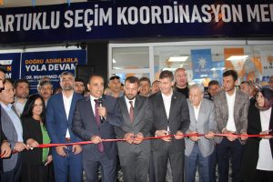 AK Parti Artuklu Seçim Koordinasyon Merkezi coşkulu bir kalabalıkla açıldı.