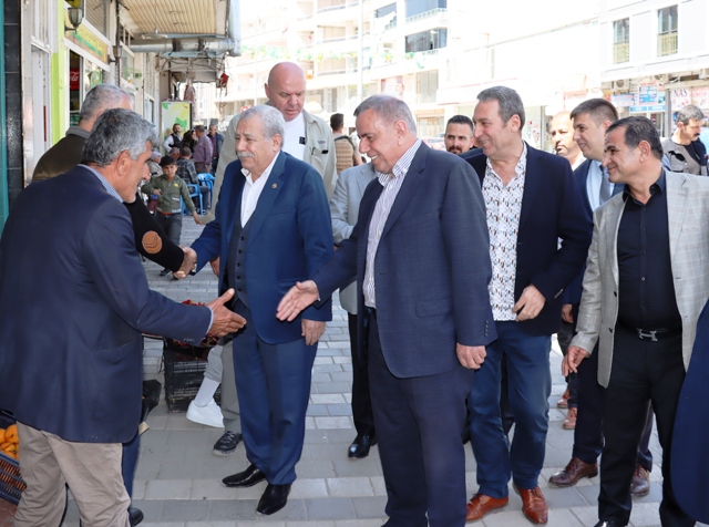 İçişleri Eski Bakanı Muammer Güler ile Midyat Belediye Başkanı Veysi