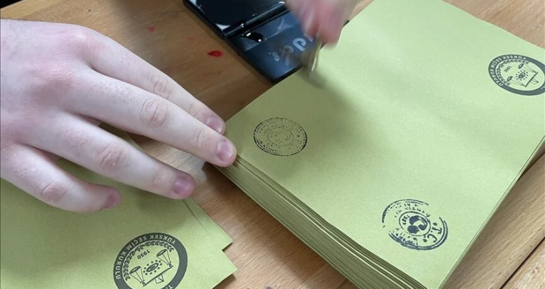 Sandık başında kalp krizi geçiren 3 kişi hayatını kaybetti