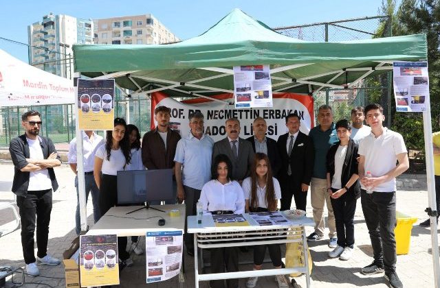 Ortaokul öğrencilerine Lise Tanıtım Günleri Fuarı