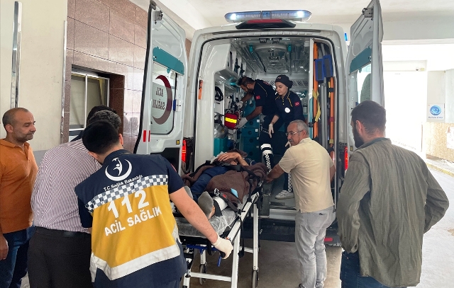 Beden eğitimi öğretmeni husumetli olduğu kişilerce darbedildi