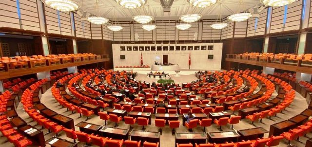 600 milletvekilinin 335’i ilk kez seçildi, 27. Dönemden 219 milletvekili