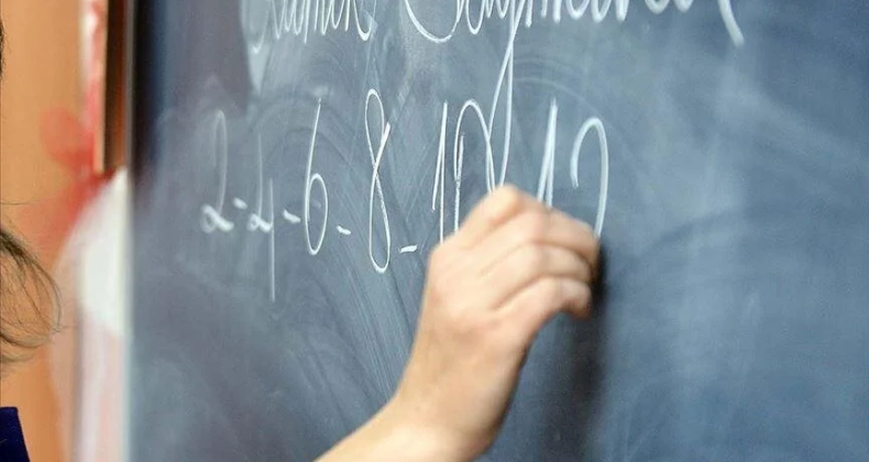 Bakan Özer, 100 öğrencisi olan her okulda bir rehber öğretmen olacağını bildirdi